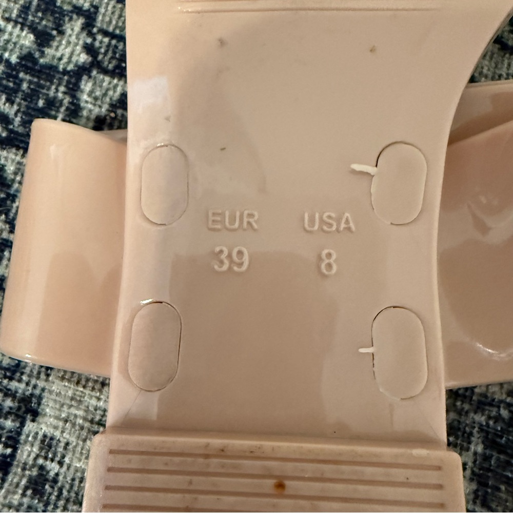 JEFFREY CAMPBELL Women’s 8 Anthro A Lil Bit Shiny Slip On Jelly Sandals Thong - Picture 5 of 5